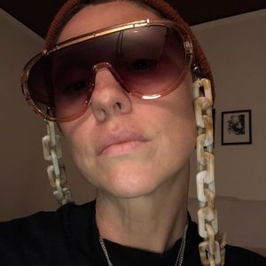 Meet your Posher, Jenny